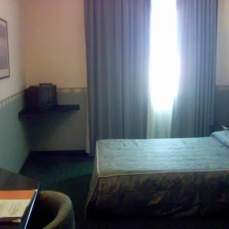 Pacific Airport Hotel