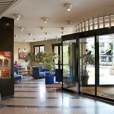 Hotel Pacific Airport