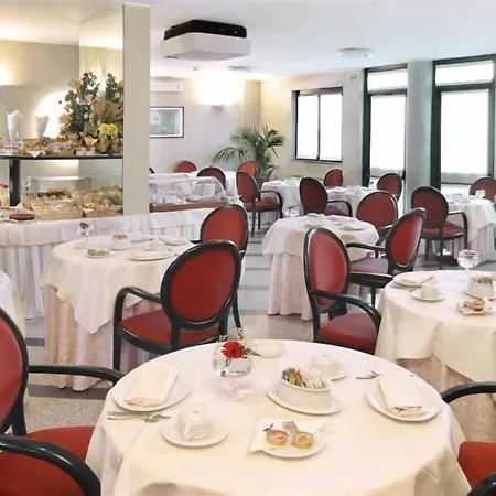 Pacific Airport Hotel 3*