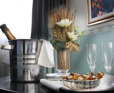 Hotel Pacific Airport 3*