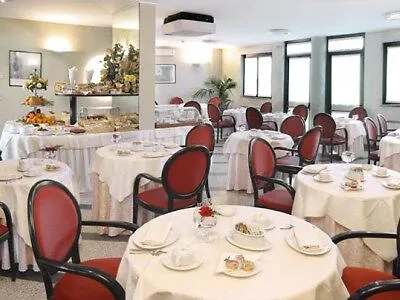 Pacific Airport Hotel