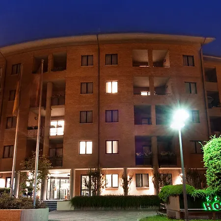 Pacific Airport Hotel 3*