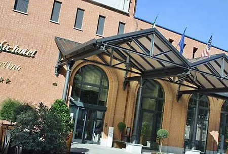 Pacific Airport Hotel
