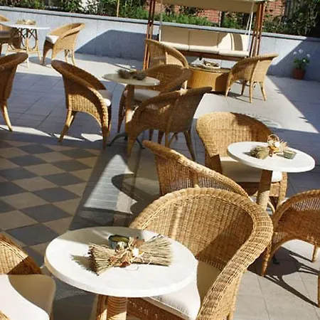 Hotel Pacific Airport