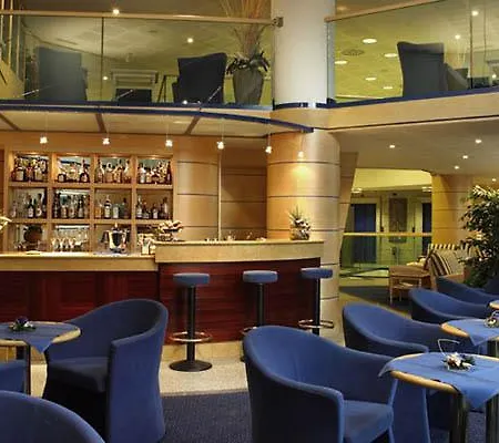 Pacific Airport Hotel 3*