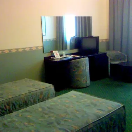 Pacific Airport Hotel 3*