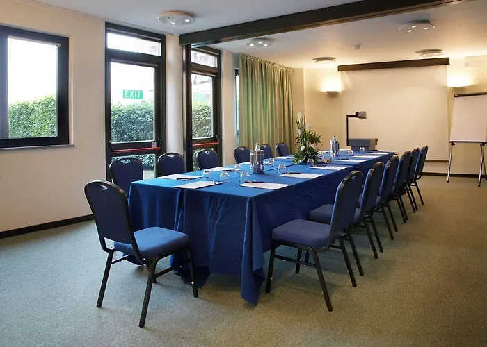 Hotel Pacific Airport