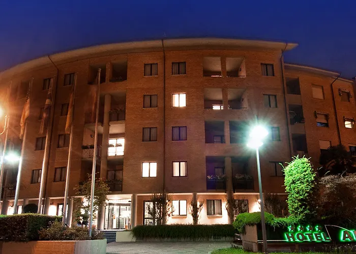 Pacific Airport Hotel 3*